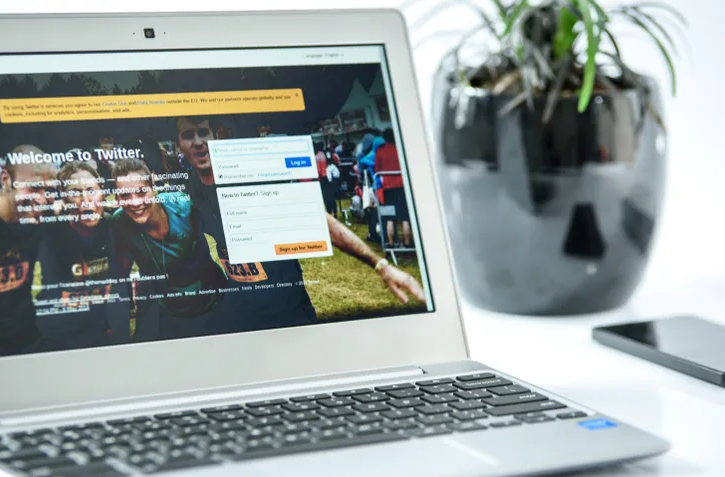 都在学TikTok,但我看99%的出海团队都卡死在了“本土化”上-飞鸽出海